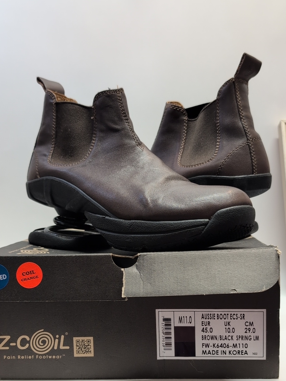 GUC Z-Coil Boots in Brown with Black Sole